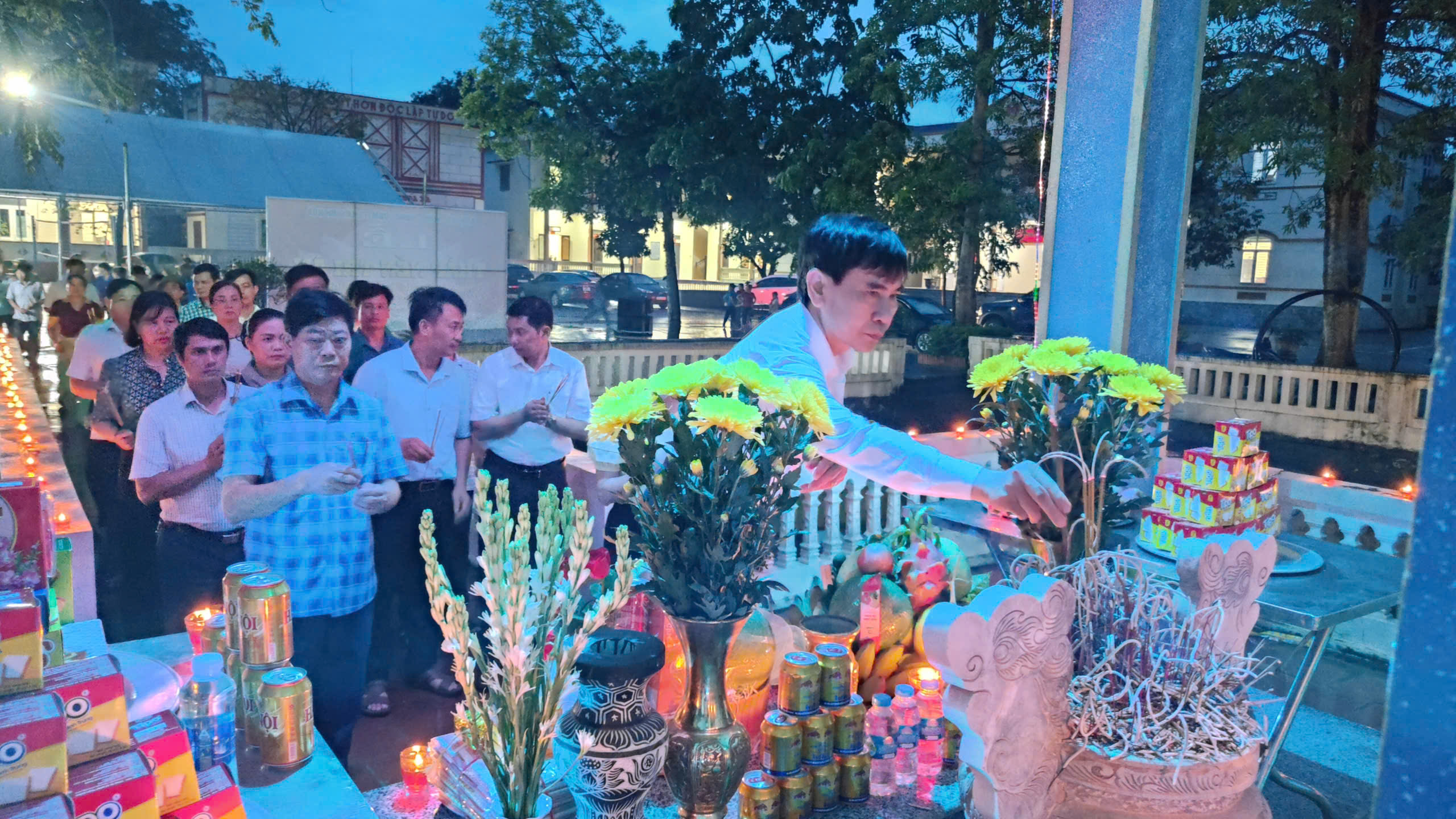 Anh-tin-bai
